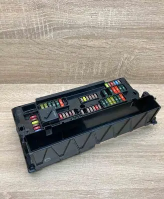 BMW 5 F10 F11 Fuse module 9252815 1670487