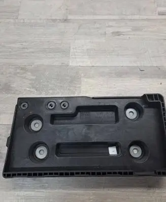 Volkswagen PASSAT B8 Battery tray 3Q0804869