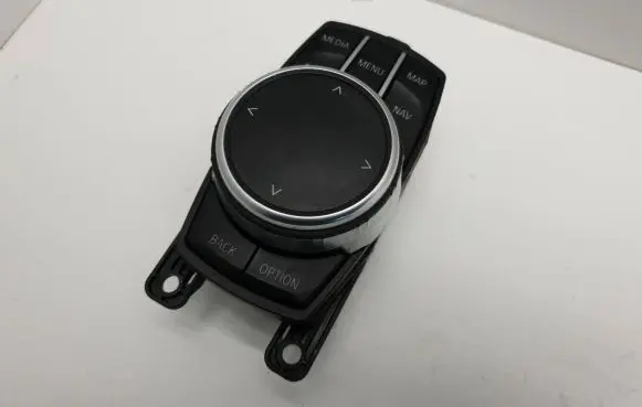 Multifunctional control switch/knob