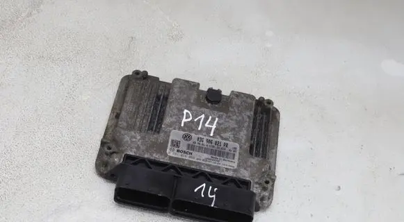 Skoda Octavia Mk2 (1Z) Engine control unit/module 03G906021PR 0281014066 03G906021AB