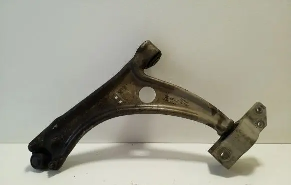 Audi Q3 8U Front lower control arm/wishbone