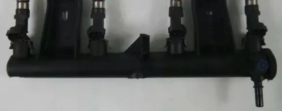 Citroen Berlingo Fuel injector supply line/pipe 
