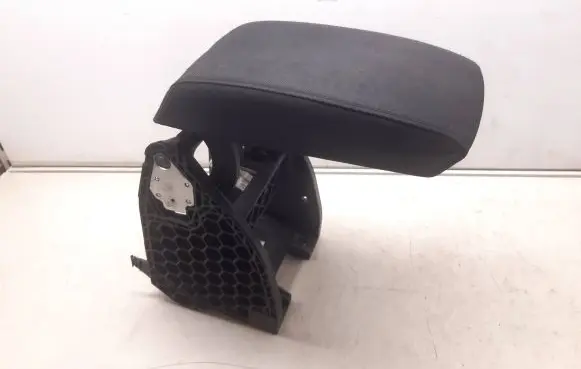 Skoda Octavia Mk2 (1Z) Armrest 1Z0864207D 030004 201002110132