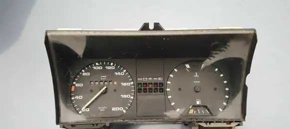 Volkswagen Jetta II Speedometer (instrument cluster) 191919033FF