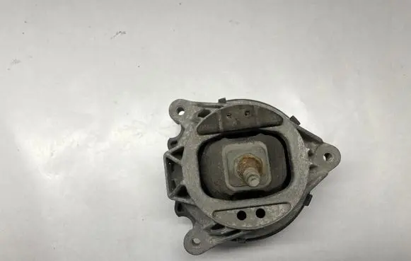 BMW 1 F20 F21 Engine mount bracket 6867441