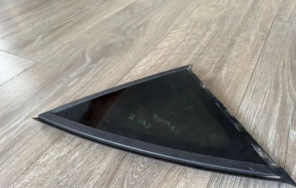Renault Captur II Rear side window 833001346R