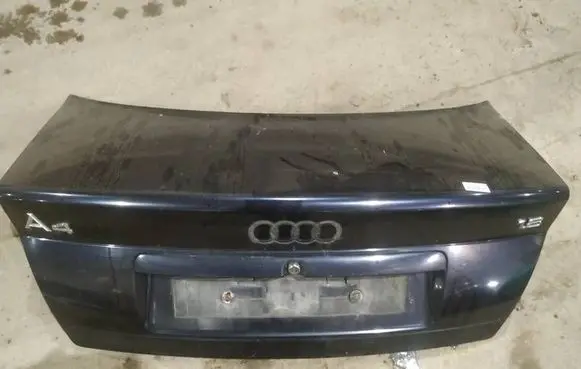 Audi A4 S4 B5 8D Tailgate/trunk/boot lid MELYNAS