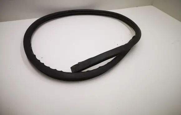Mercedes-Benz ML W163 Front door rubber seal A1636900908