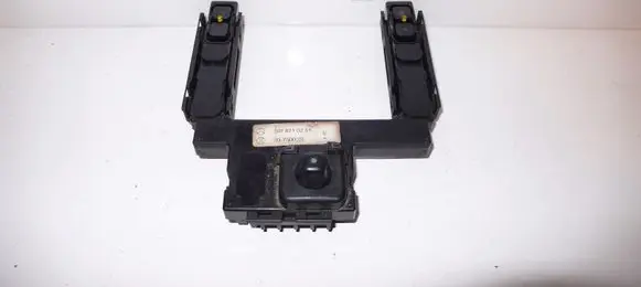 Mercedes-Benz C W202 Electric window control switch 2028210251