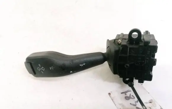BMW 5 E39 Indicator stalk 8363668K 0110401025