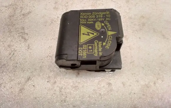 Headlight ballast module Xenon