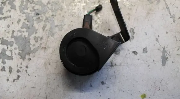 Renault Trafic III (X82) Horn signal 256107051R