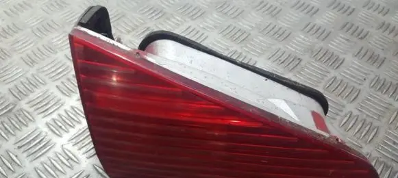 Peugeot 607 Tailgate rear/tail lights
