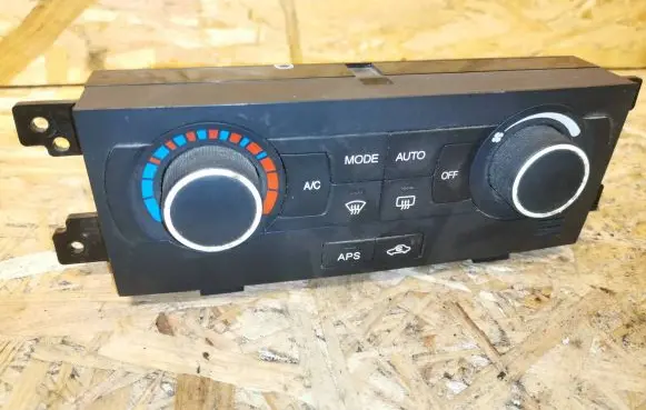 Chevrolet Captiva Climate control unit 25974592 1080818025