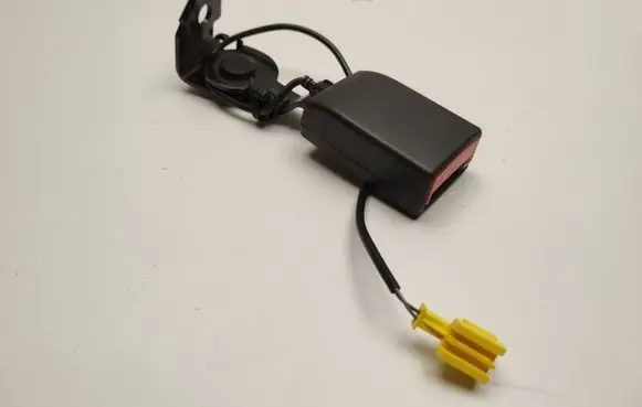 Mercedes-Benz ML W166 Rear seatbelt buckle A1668600769