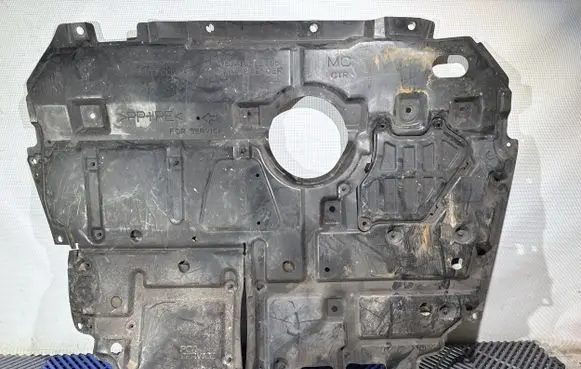 Lexus CT 200H Engine splash shield/under tray 5144112255