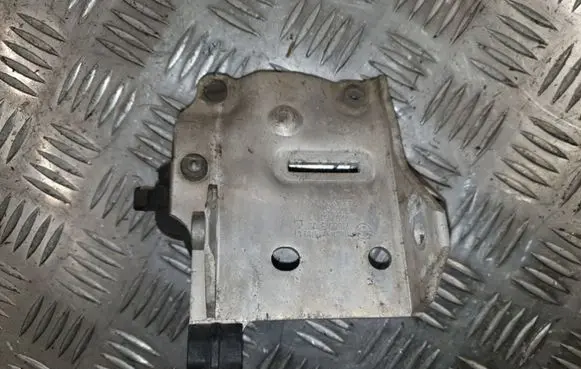 BMW 5 F10 F11 Radiator mount bracket 7186513 7207151 7211161