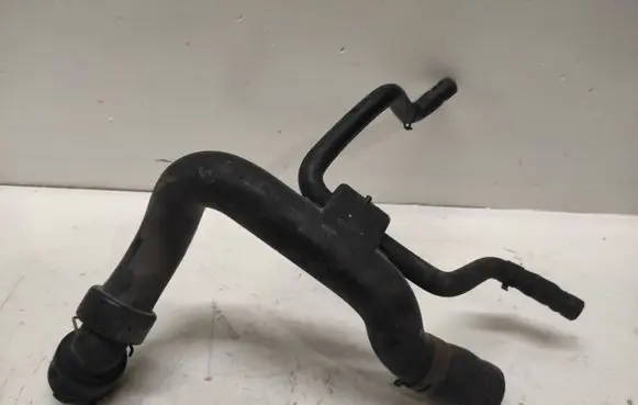 Audi A4 S4 B6 8E 8H Engine coolant pipe/hose 8E0121101C