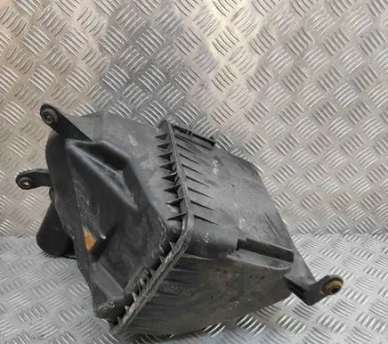 Lexus GS 300 400 430 Air filter box 2220420010 1770046320