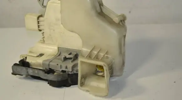 Audi Q5 SQ5 Front door lock 8J1837015E