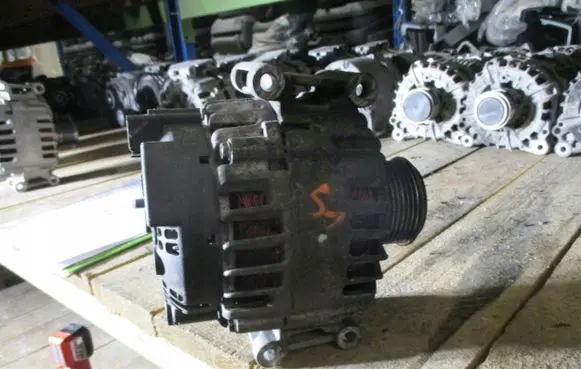 Audi Q5 SQ5 Generator/alternator 06E903016S