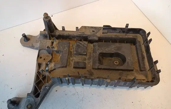 Volkswagen Caddy Battery tray 1K0915333 1K0915325B