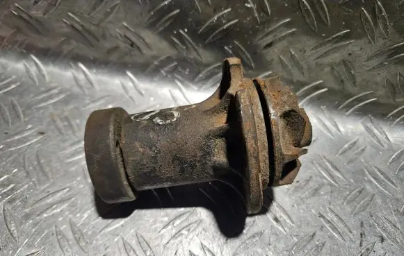 Mercedes-Benz 190 W201 Water pump