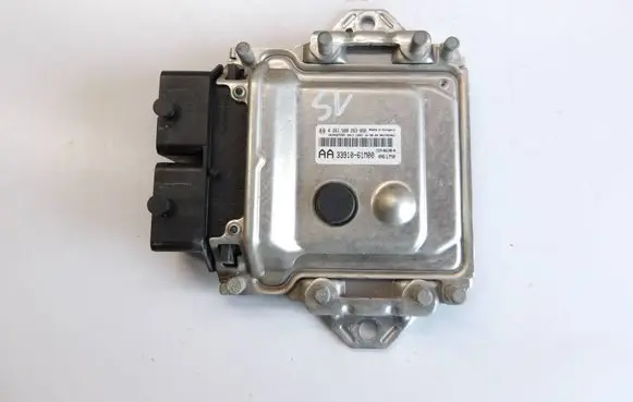Suzuki Vitara (LY) Engine control unit/module 3391061M00 0261S08263 1039S67589
