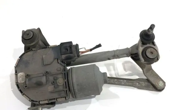 Front wiper linkage and motor
