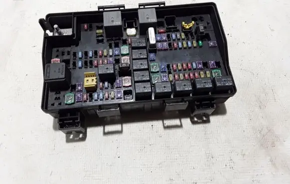 Dodge Durango Fuse module 68253444AC