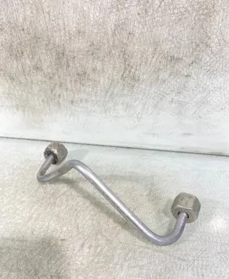 Fuel injector supply line/pipe