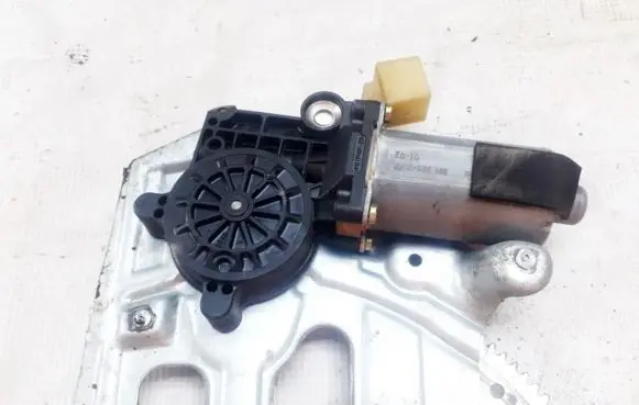 Volvo S60 Front door window regulator motor 101353XXX 101353-XXX
