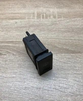 Volkswagen PASSAT B5 Windscreen/window heater switch 3B0959621C