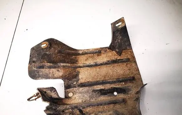 Ford Kuga I Engine splash shield/under tray 8V4111779AB