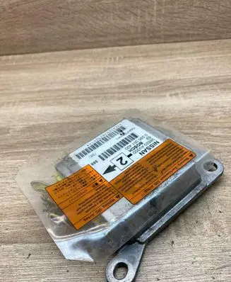 Nissan Primera Airbag control unit/module 98820AV200 0285001420