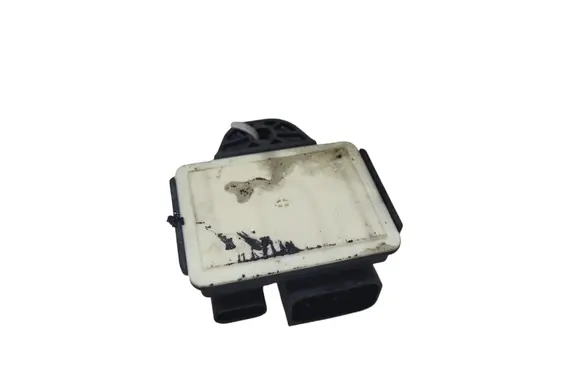 BMW 1 E81 E87 Glow plug pre-heat relay 857008702 0522120103