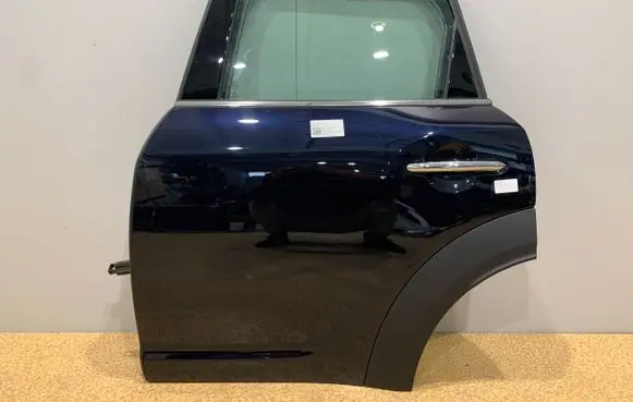 Mini Cooper Countryman F60 Rear door