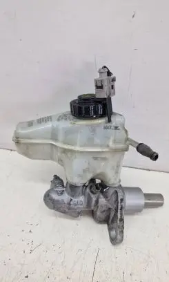 Audi A3 S3 8P Master brake cylinder
