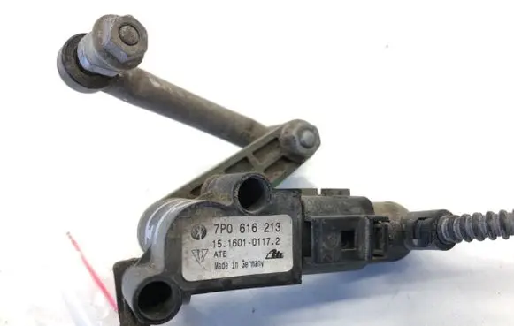 Volkswagen Touareg II Headlight/headlamp level sensor 7P0616213