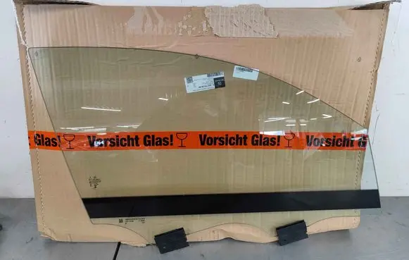 Mercedes-Benz EQC Front door window glass four-door A2937250400
