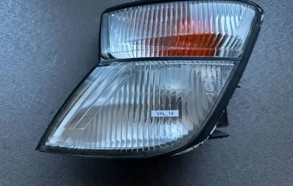 Nissan Patrol Y61 Front wiper blade arm 26115VB127 26129VB101