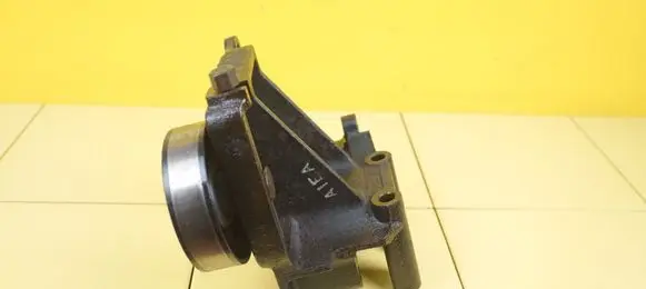 Hyundai Santa Fe Power steering belt tensioner G4JS