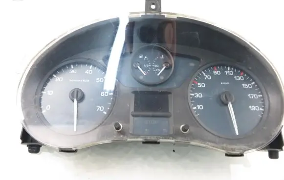 Speedometer (instrument cluster)