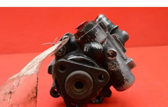 Audi A6 S6 C5 4B Power steering pump 