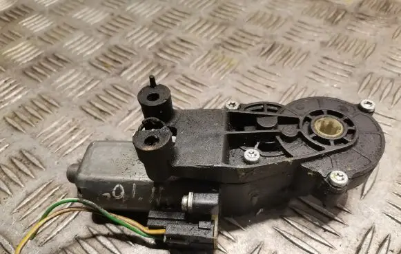 Mercedes-Benz ML W164 Seat adjustment motor 0390203213