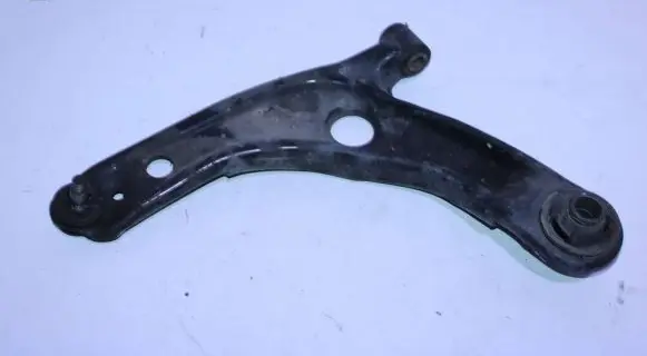 Toyota Yaris Front lower control arm/wishbone