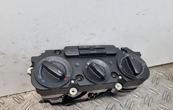 Volkswagen PASSAT B6 Climate control unit 74730900