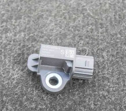 Renault Kadjar Airbag deployment crash/impact sensor 988303RA0A 10092015