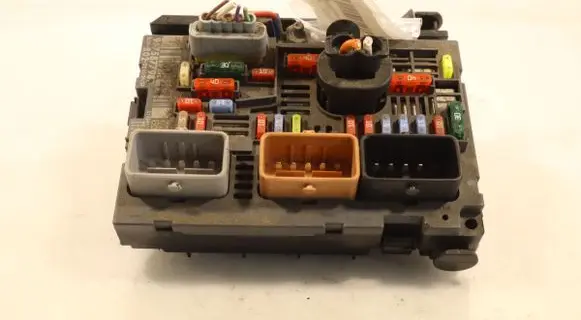 Peugeot 3008 I Fuse box set 9675877980