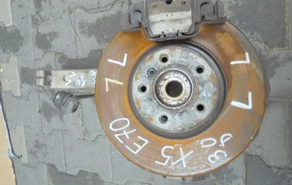 BMW X5 E70 Front wheel hub spindle knuckle 687525878